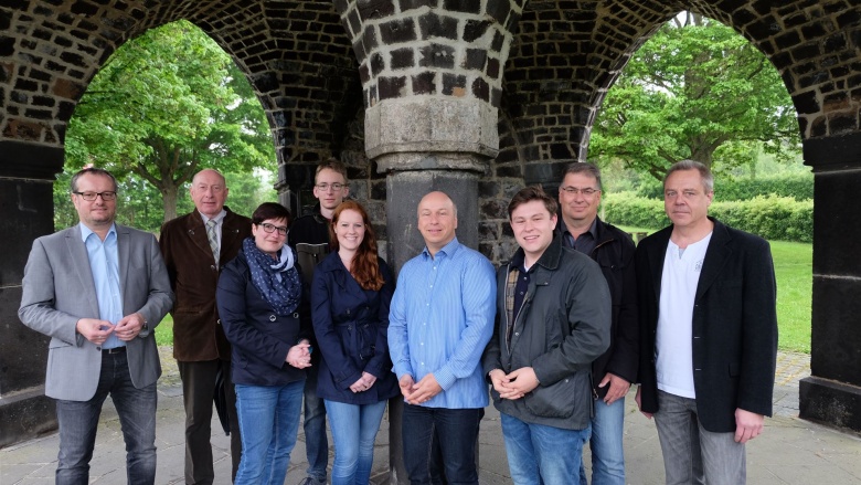 Das Foto zeigt (von links) Frank Weiland, Karl-Heinz Levermann, Anne Roy, Florian Kaul, Katharina Mallmann, Jens Boettiger, Harvey Kerschbaumer, Detlef Frickel und Thomas Henke. Foto: CDU Rhens Das Foto zeigt (von links) Frank Weiland, Karl-Heinz Levermann, Anne Roy, Florian Kaul, Katharina Mallmann, Jens Boettiger, Harvey Kerschbaumer, Detlef Frickel und Thomas Henke. Foto: CDU Rhens